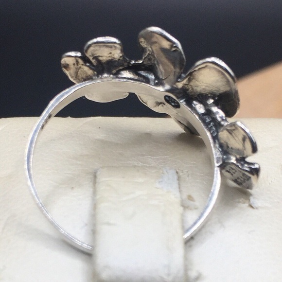 Silver flower ring - Picture 8 of 8